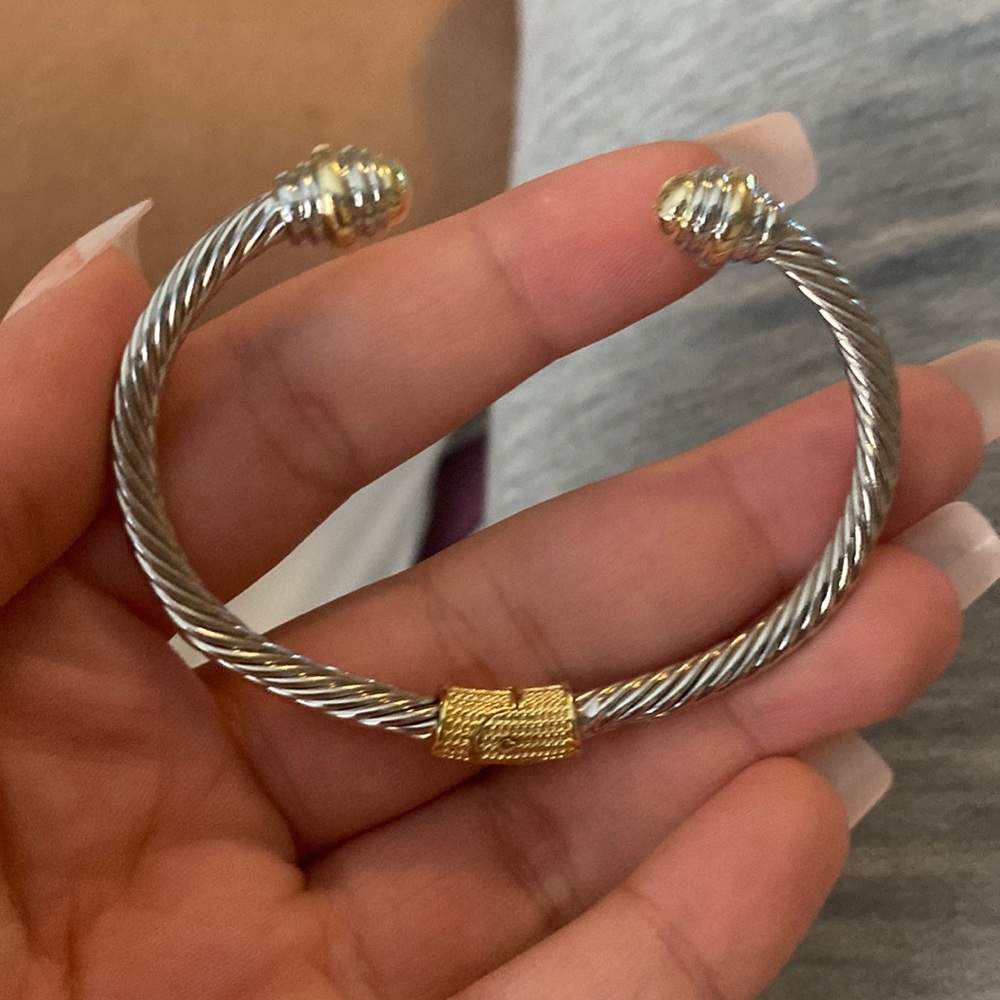 Simple bracelet